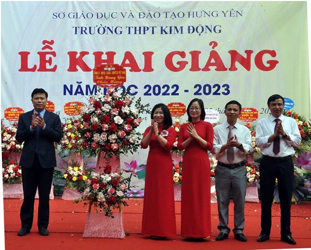 Đồng chí Trần Quốc Toản, Phó Bí thư Thường trực Tỉnh ủy, Chủ tịch HĐND tỉnh dự Lễ Khai giảng năm học 2022 - 2023  tại Trường THPT Kim Động
