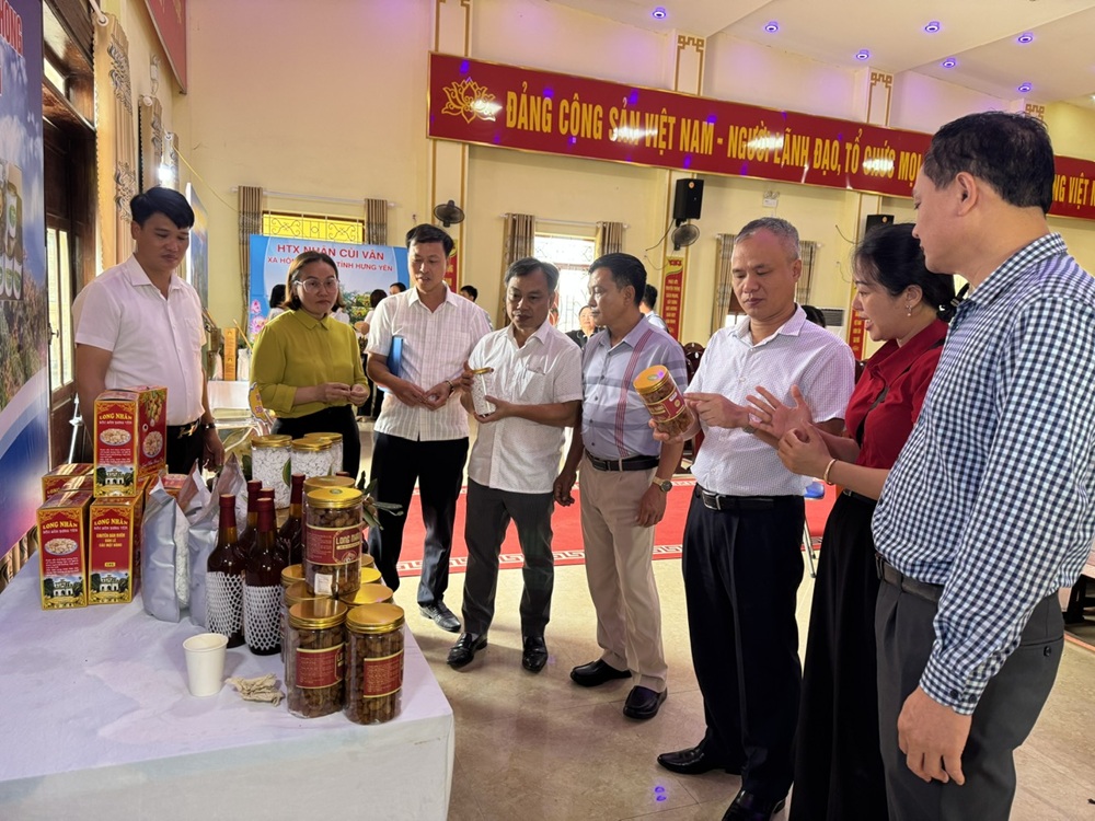 HỘI NÔNG DÂN XÃ HỒNG QUANG: TỔ CHỨC TỌA ĐÀM KINH NGHIỆM THÂM CANH CÁC GIỐNG NHÃN ĐẶC SẢN