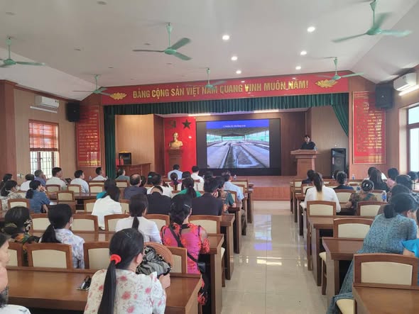 Phường Thượng Hồng: Tập huấn chuyển giao kỹ thuật chăn nuôi và phòng trị bệnh cho gia súc, gia cầm; chăn nuôi gà Đông Tảo và xử lý chất thải trong chăn nuôi…